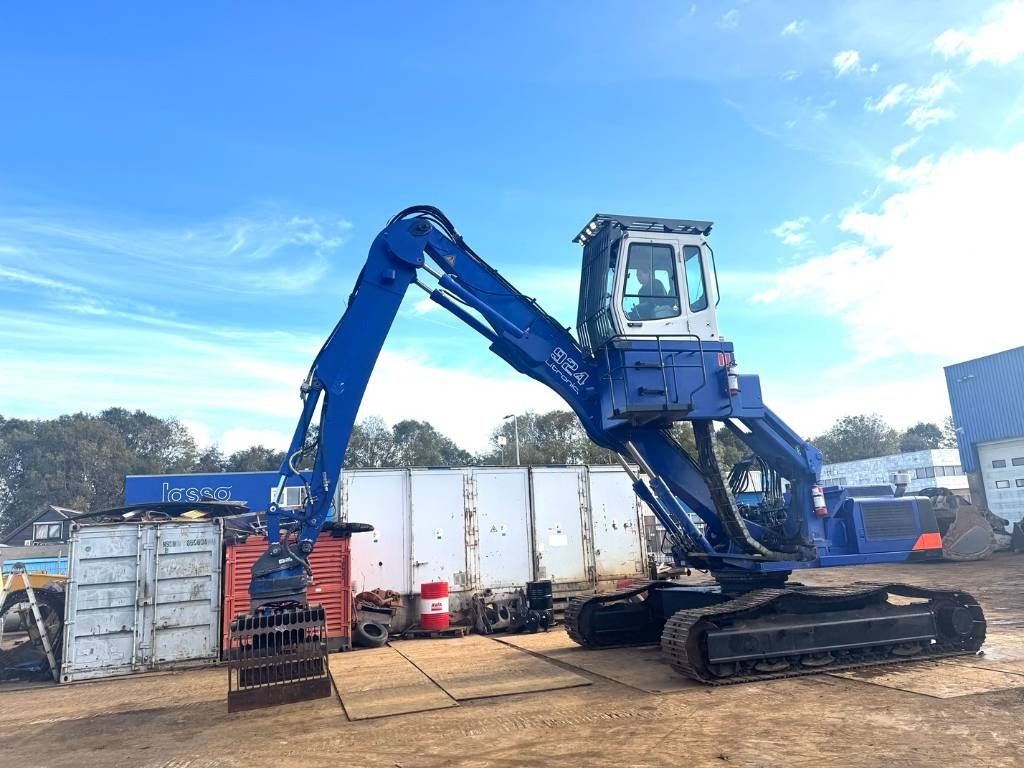 2004 Liebherr R924B EW Material Handler