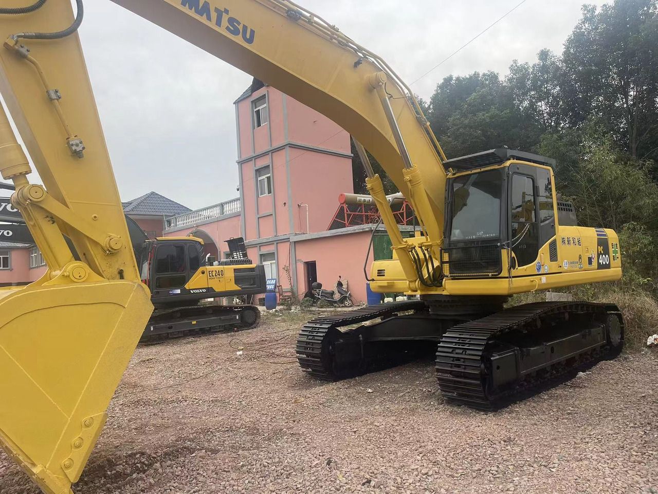 2022 Komatsu PC400-8 Crawler Excavator