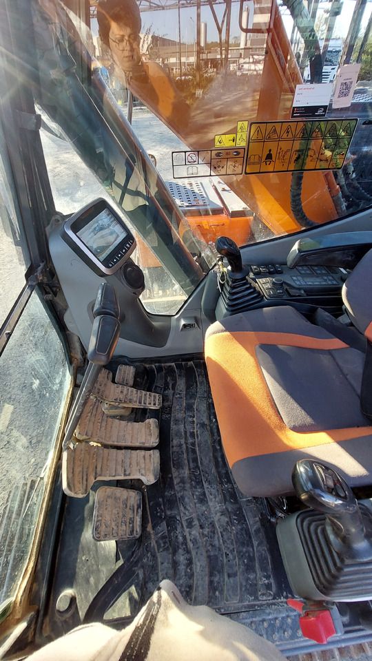 Doosan DX140LC-5 Crawler Excavator