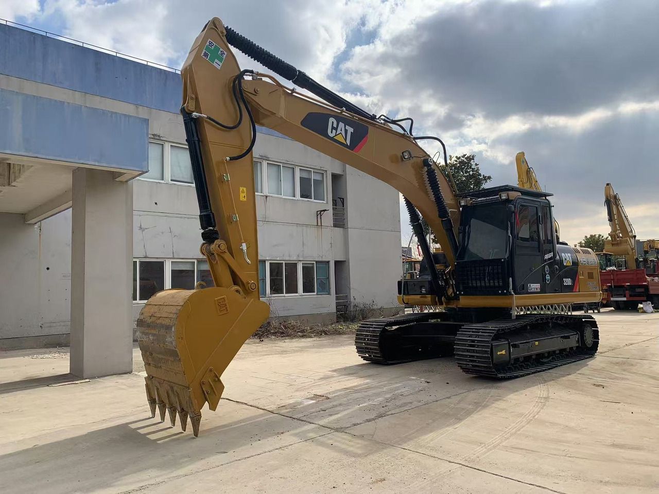 2023 Caterpillar 320D2 Raupenbagger