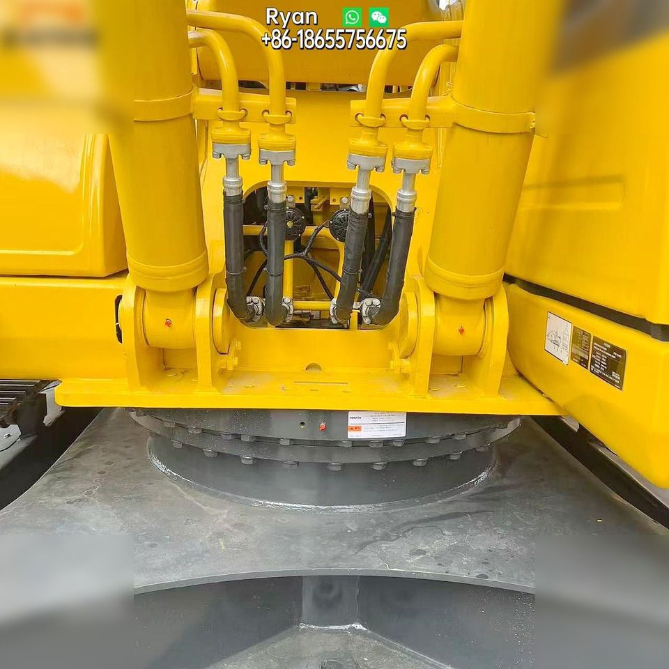 2020 Komatsu PC220-8 Crawler Excavator