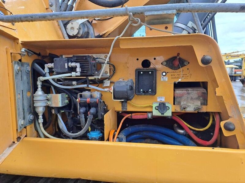 2018 Liebherr R946 Crawler Excavator
