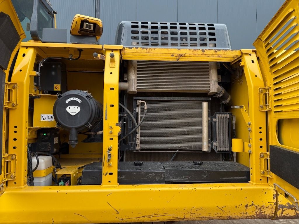 2020 Komatsu PC240LC-11 Crawler Excavator