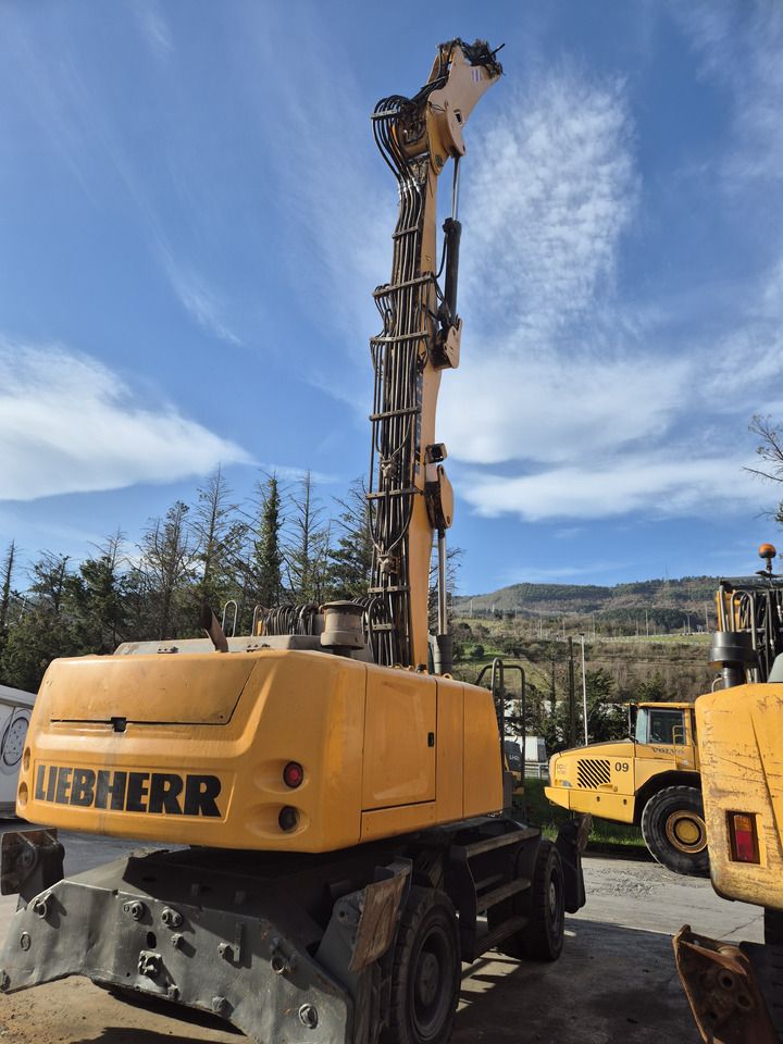 2015 Liebherr LH30 M Material Handler