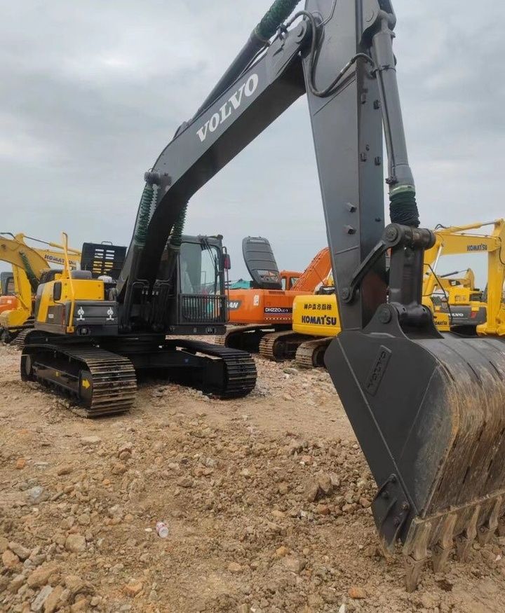 2018 Volvo EC210 Crawler Excavator