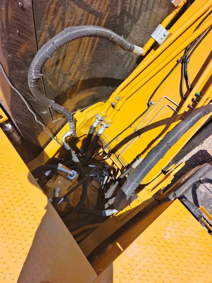2024 Caterpillar 324D Crawler Excavator