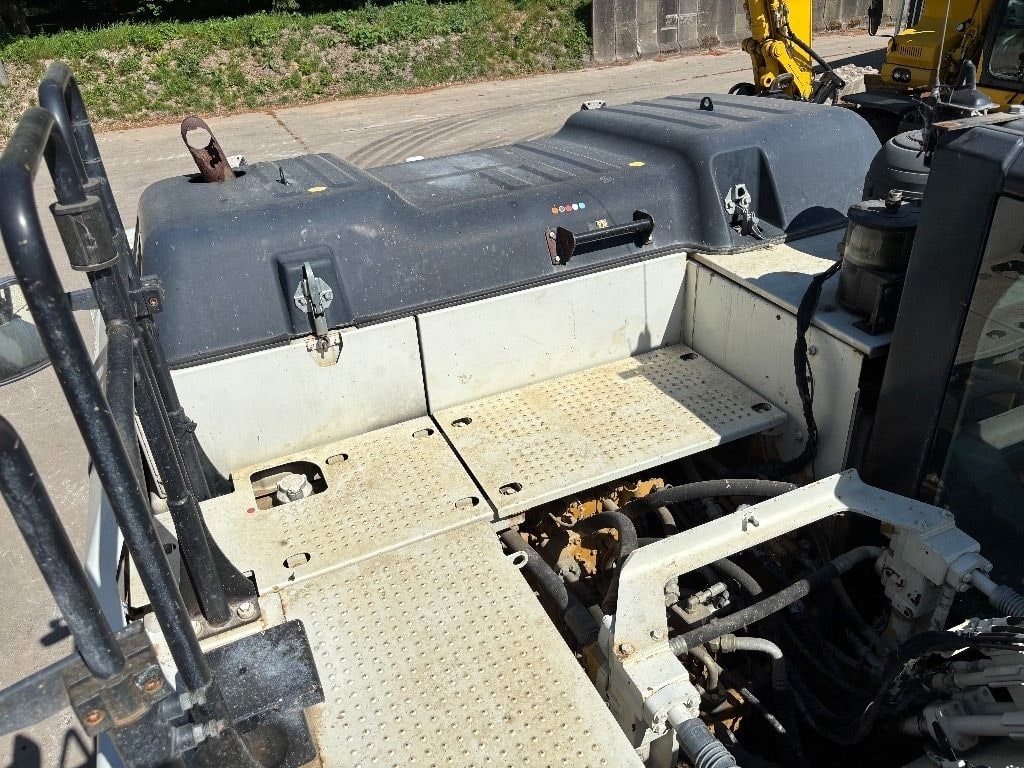 2013 Caterpillar 320E Crawler Excavator