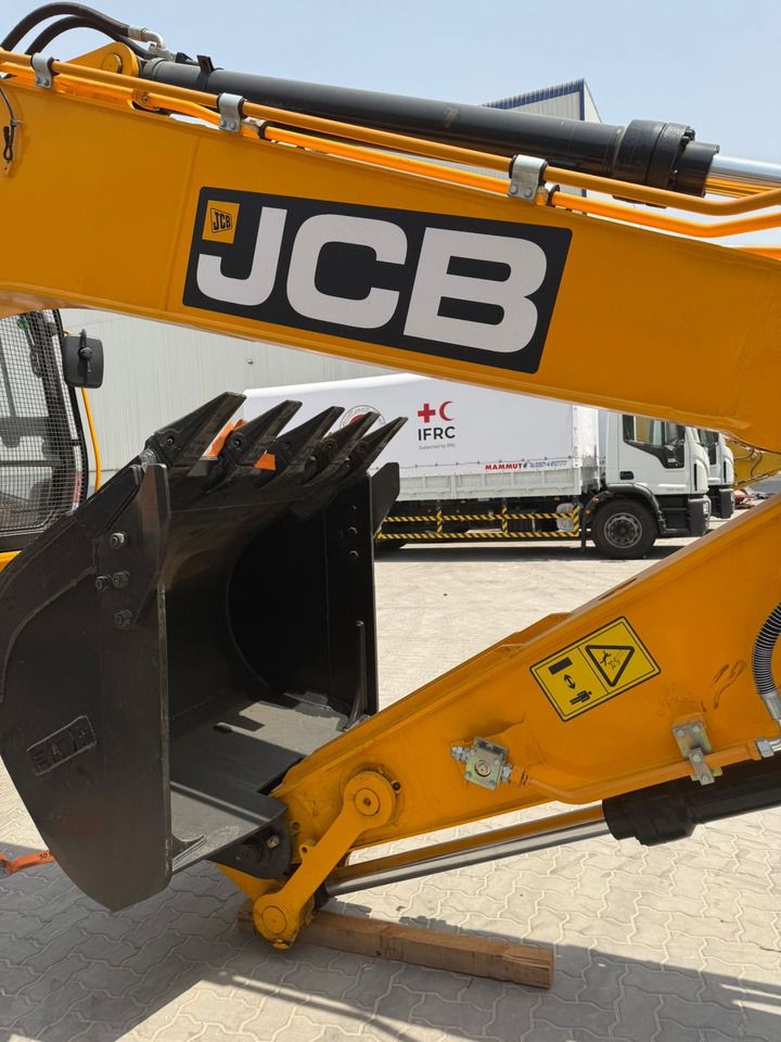 2025 JCB 225 Crawler Excavator