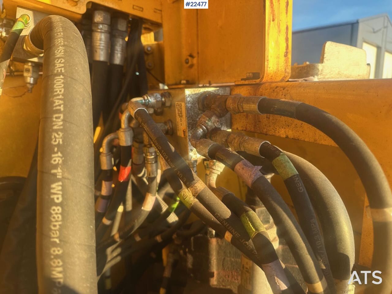 2016 JCB JZ140LC Crawler Excavator