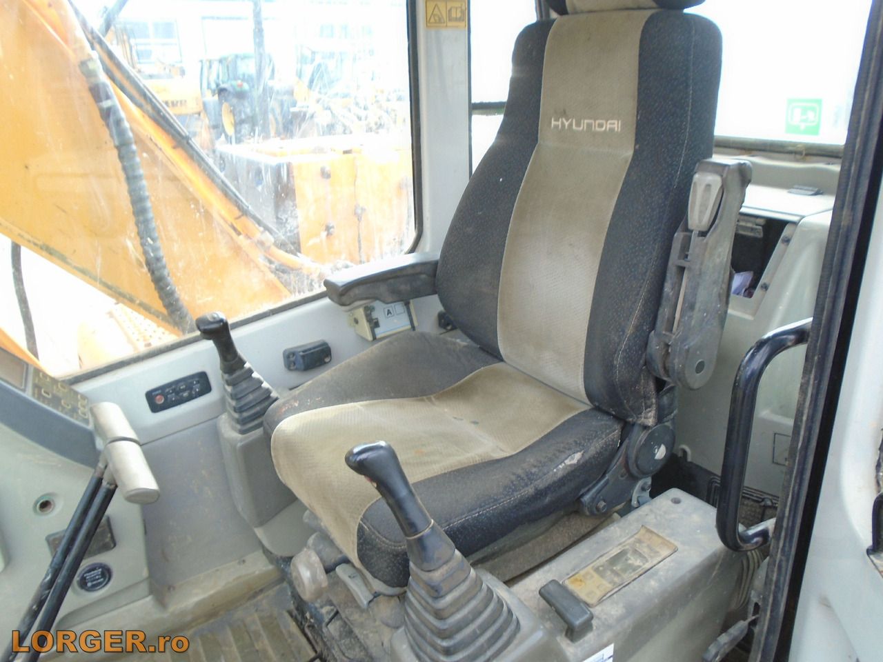2007 Hyundai R110-7 Crawler Excavator