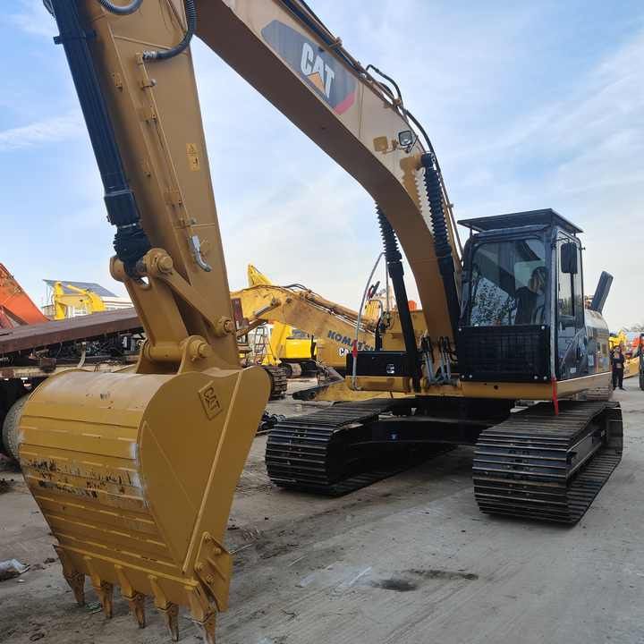 Escavatore cingolato Caterpillar 312D del 2016
