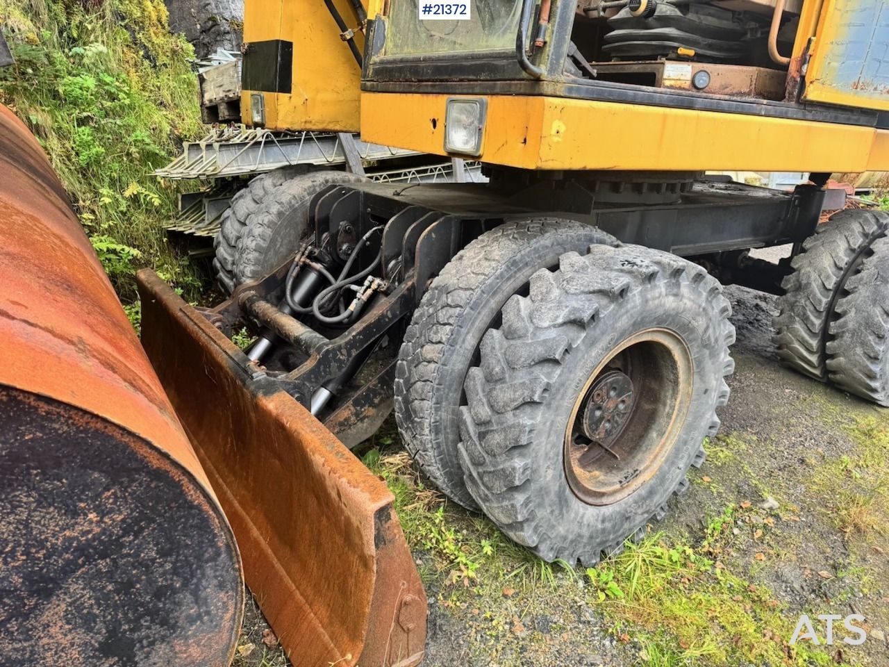 1994 Caterpillar 212B Wheel Excavator