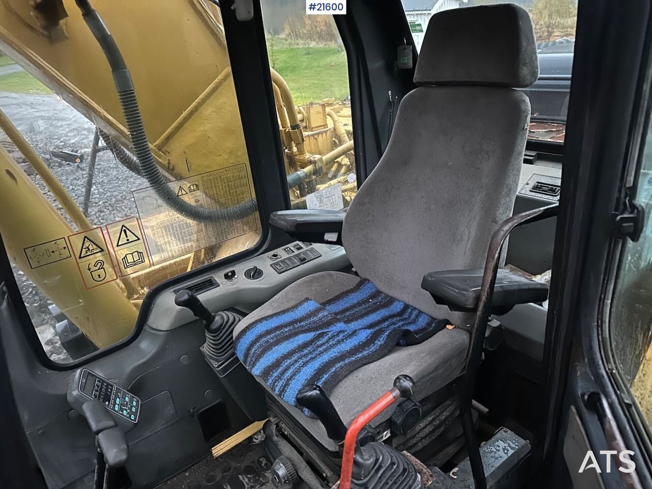 2000 Komatsu PC240LC Crawler Excavator