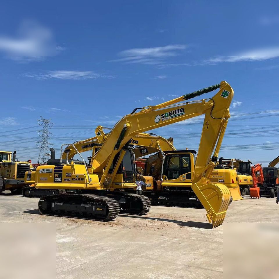 2022 Komatsu PC200-8 Crawler Excavator