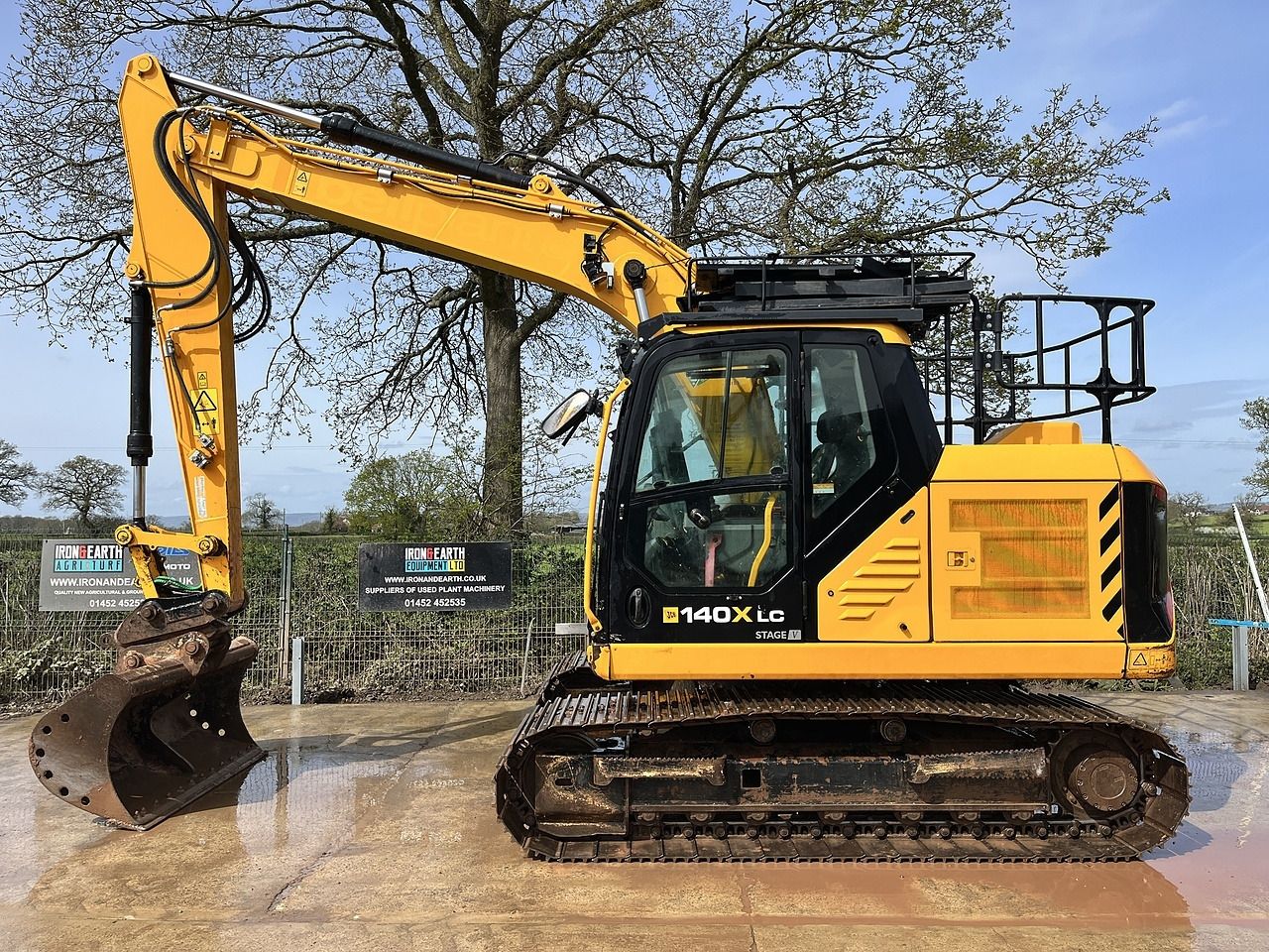 2023 JCB 140X LC Crawler Excavator