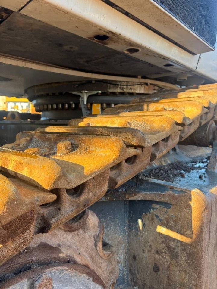 2019 Liebherr R 9150 B Crawler Excavator
