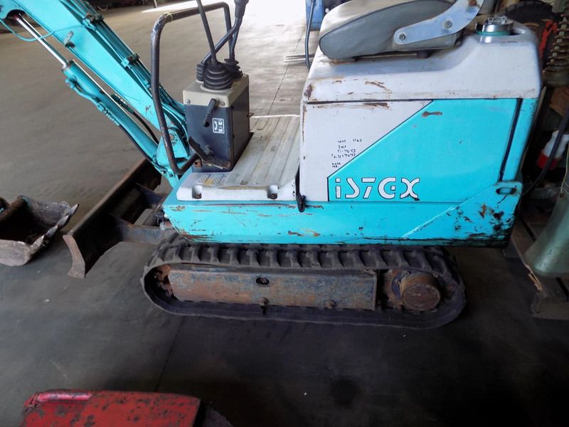 IHI Minigraver 2 Cillinder Motor Diesel.
