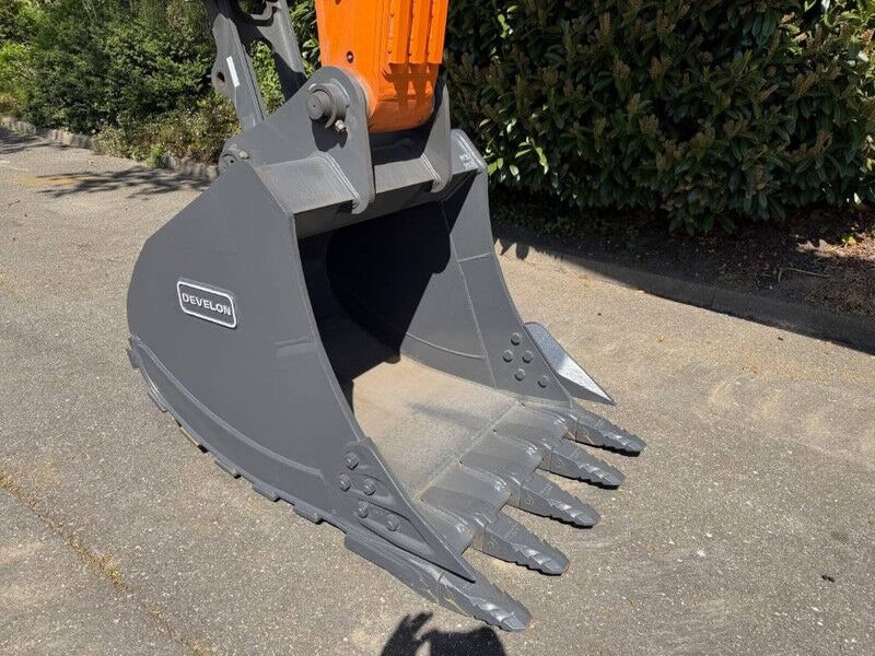 2025 Develon DX225LC-7M Crawler Excavator