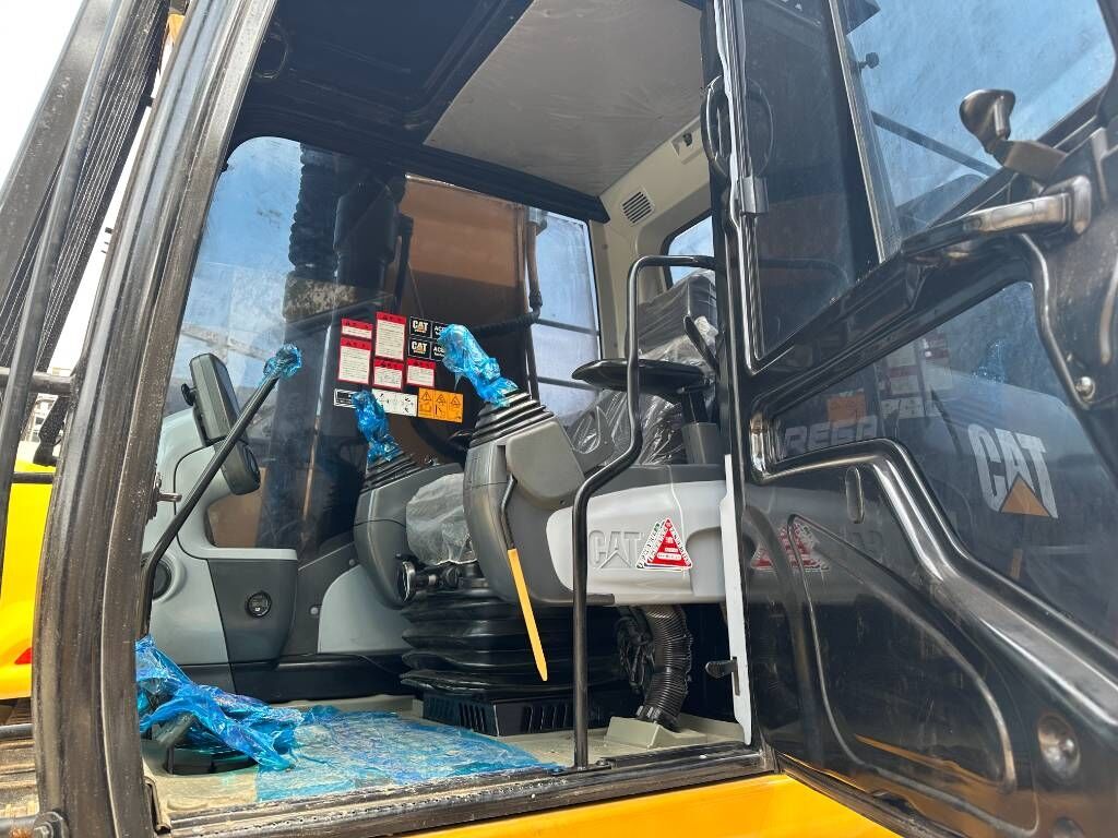 2024 Caterpillar 323D2L Crawler Excavator