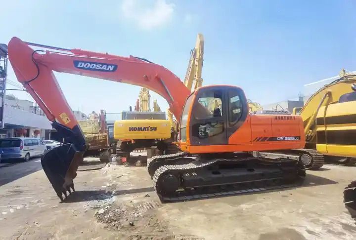 2021 Doosan DX225 Crawler Excavator
