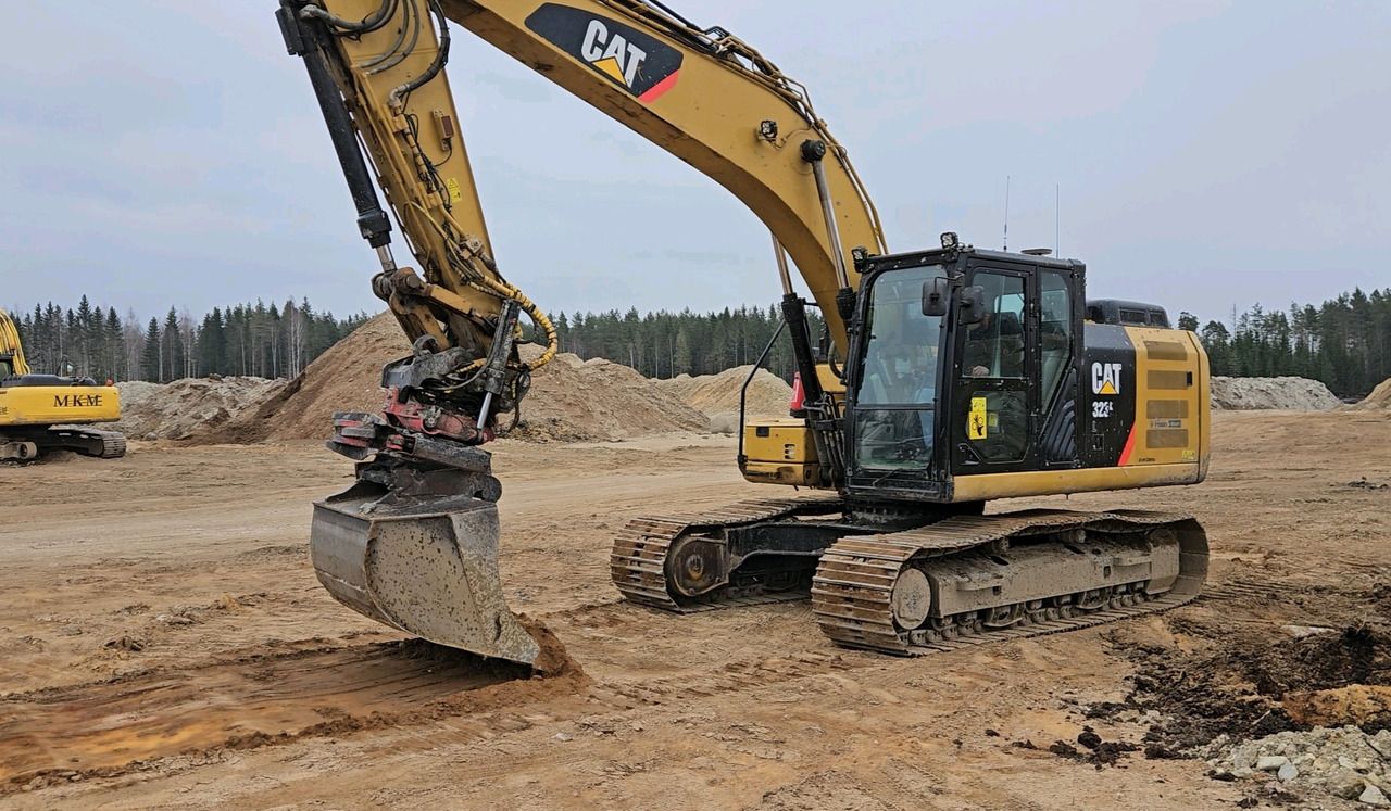 2017 Caterpillar 323F Crawler Excavator