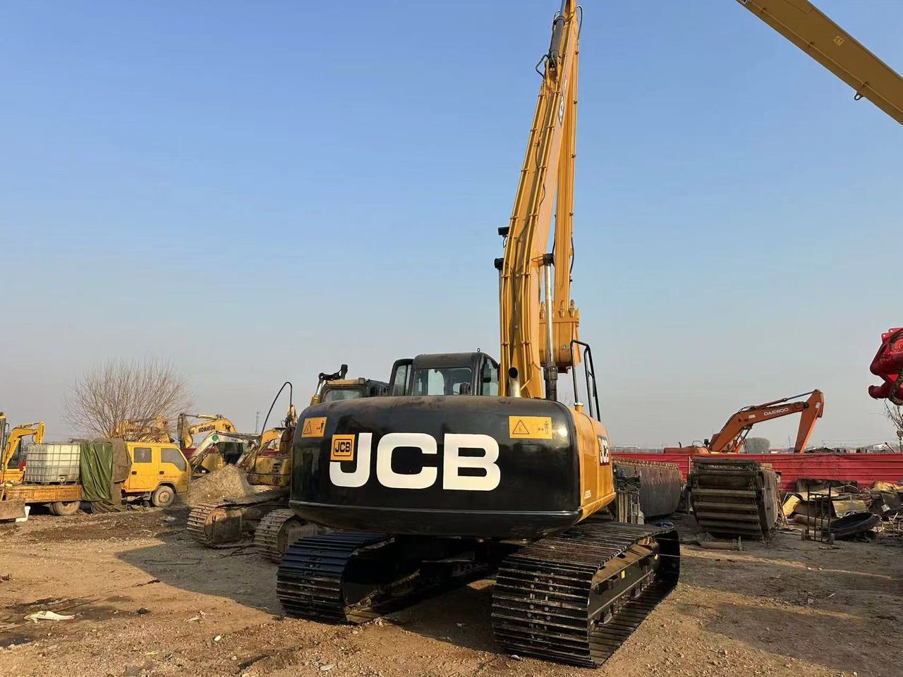 2019 JCB JS220LC Crawler Excavator