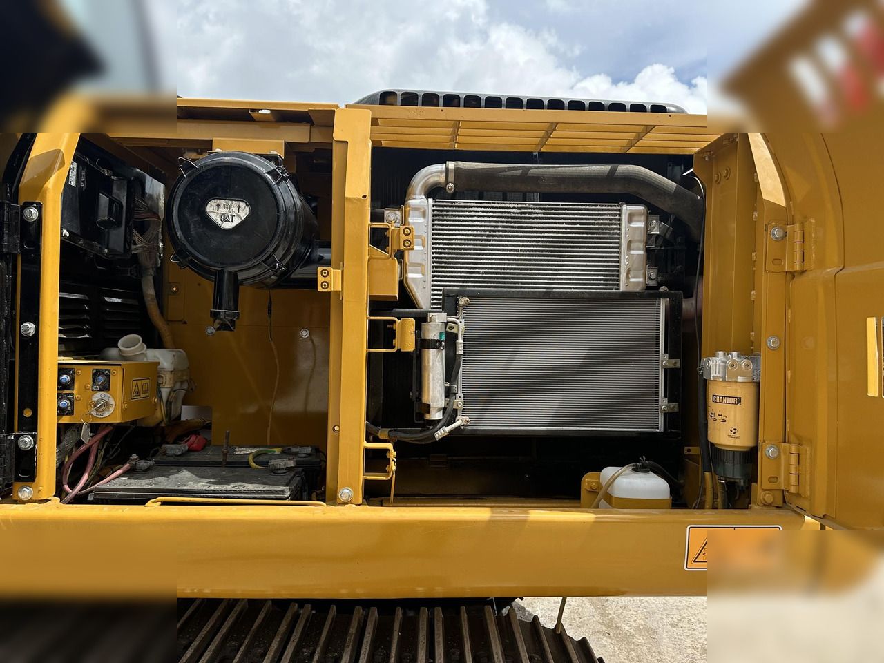 2022 Caterpillar 320D Crawler Excavator