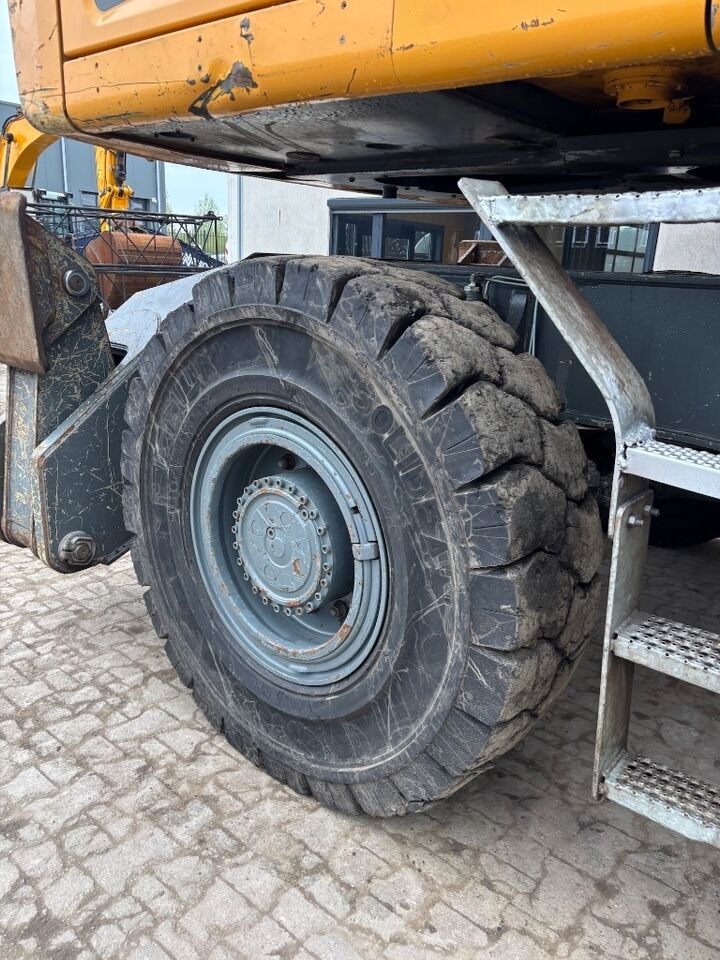 2015 Liebherr LH40 Material Handler