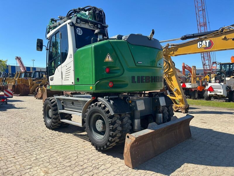 2017 Liebherr A914 Wheel Excavator