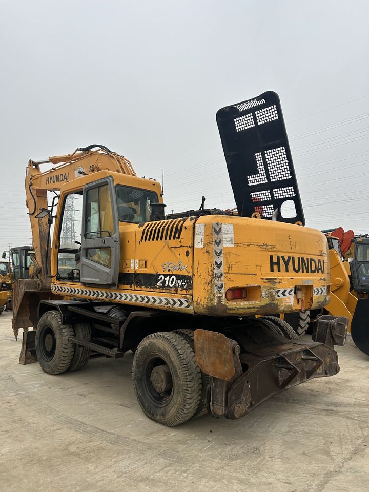 2020 Hyundai R210W Wheel Excavator
