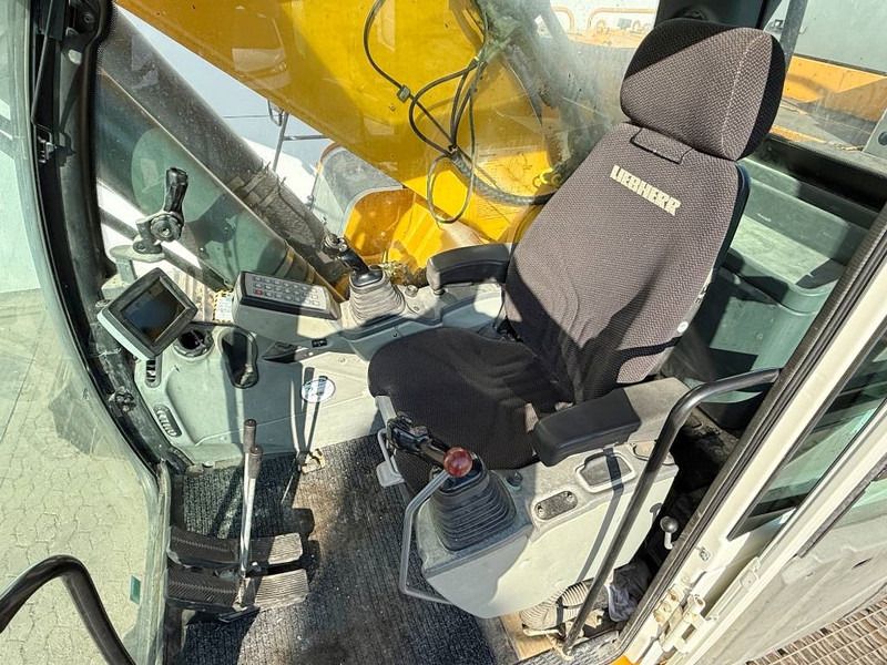 2014 Liebherr R946 SHD Crawler Excavator