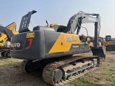 2022 Volvo EC210 Гусеничний екскаватор