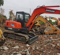 Excavadora de Orugas Doosan DH55