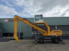 Manipulator de materiale Liebherr A924C, 2010