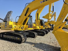 Escavatore Cingolato Komatsu PC200-8 del 2023