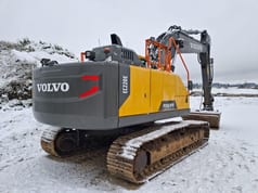 2016 Volvo EC220E Гусеничний екскаватор