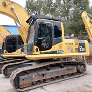 2020 Komatsu PC220-8 Crawler Excavator