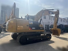 2016 Caterpillar 320D2 Crawler Excavator