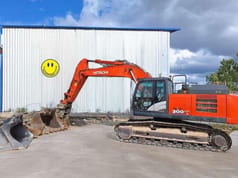 2016 Hitachi ZX300LCN-6 Гусеничный экскаватор