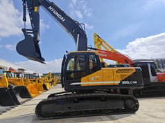 Hyundai R300LC-9S Crawler Excavator