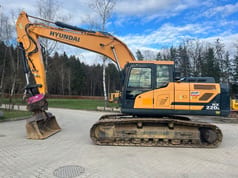 2016 Hyundai HX220L Crawler Excavator