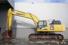 2017 Komatsu PC490LC-11 Crawler Excavator