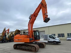 2017 Doosan DX225LC Crawler Excavator