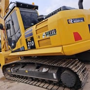 Escavatore cingolato Komatsu PC210LC-8 del 2024