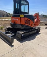 Hitachi ZX50U Міні-екскаватор