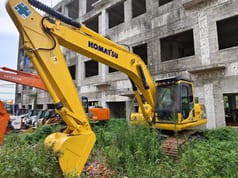 2018 Komatsu PC200-8 Escavatore cingolato