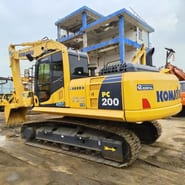 2022 Komatsu PC200 Crawler Excavator