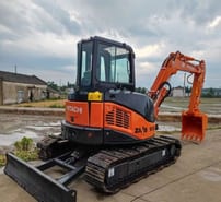 Hitachi ZX50U Міні-екскаватор