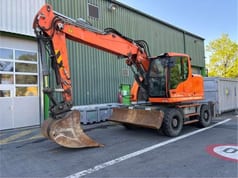 Escavatore gommato Liebherr A918 del 2014