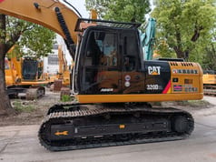 Escavatore Cingolato Caterpillar 320D2 del 2024
